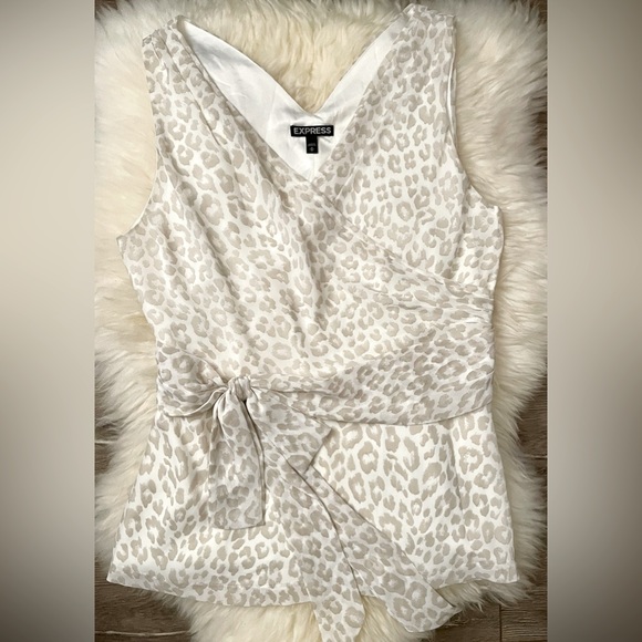 Express Animal Print Top - Picture 3 of 10